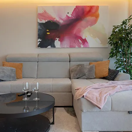 Stylish 10min To The Pula