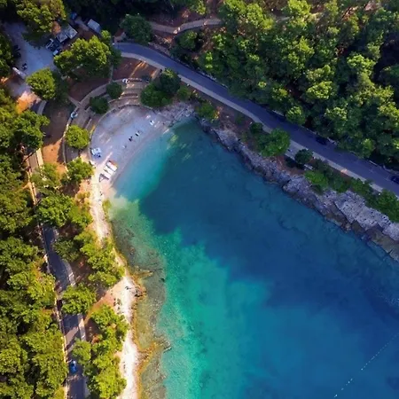 Stylish 10min To The Apartamento Pula